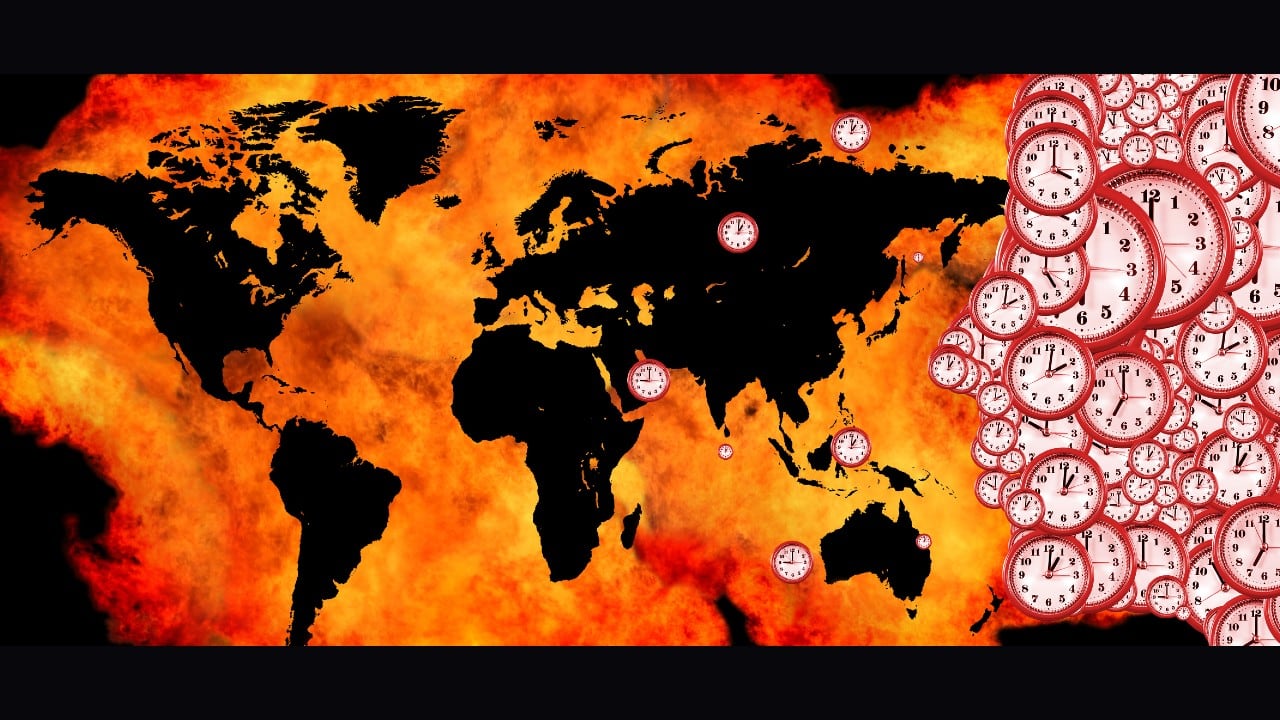 El Reloj del Juicio Final fue creado en 1945 por científicos de la Universidad de Chicago como Albert Einstein y Robert Oppenheimer.