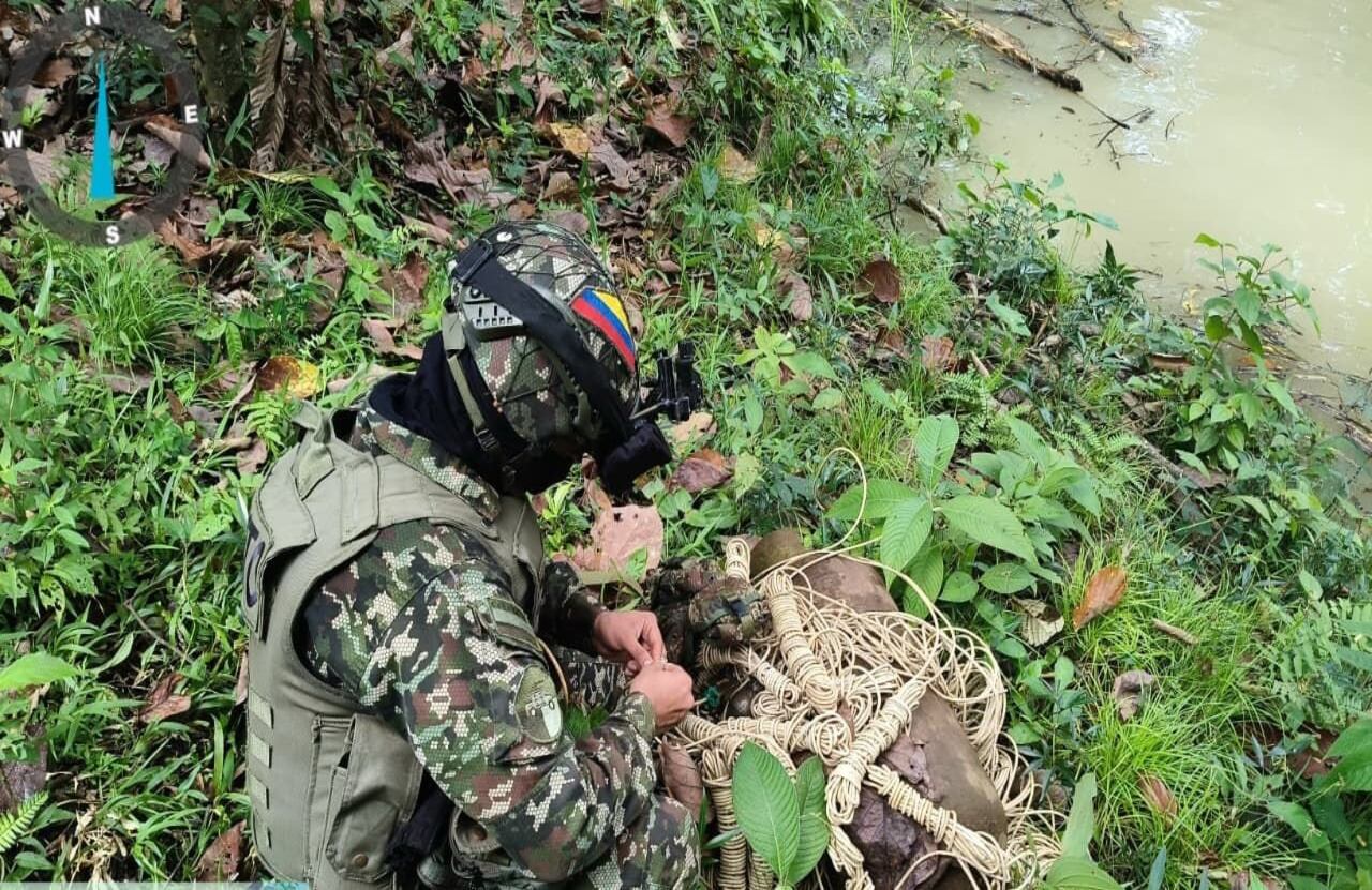 Explosivos hallados por el Ejército en Valdivia, Antioquia.