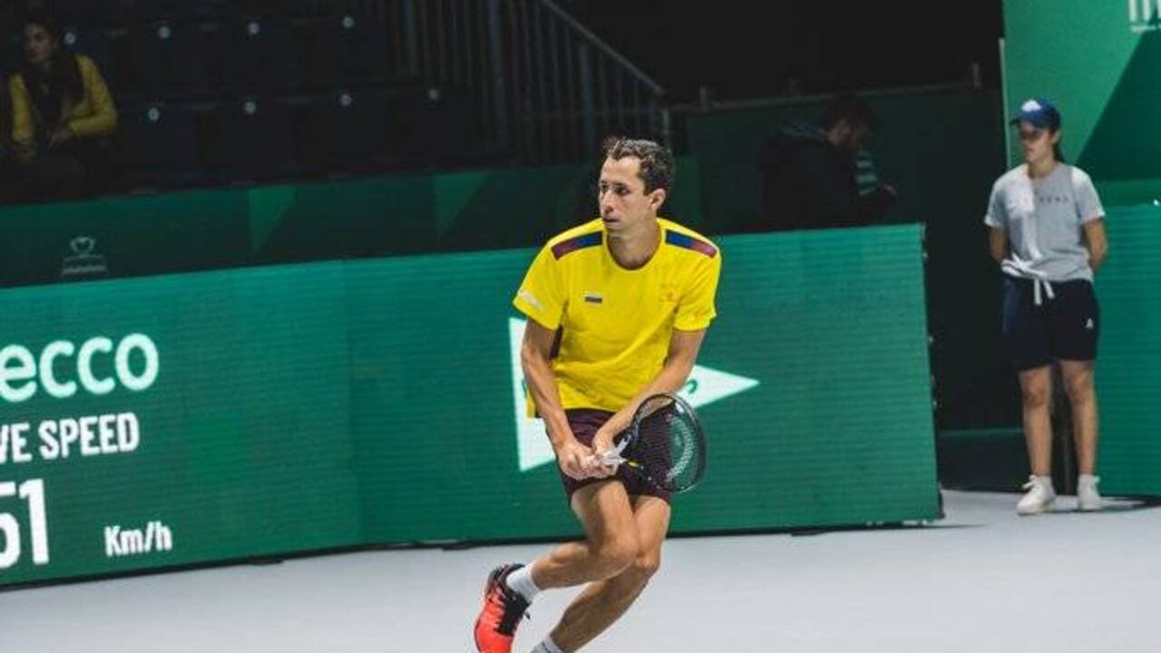 el colombiano ganó su primer partido en Roland Garros.