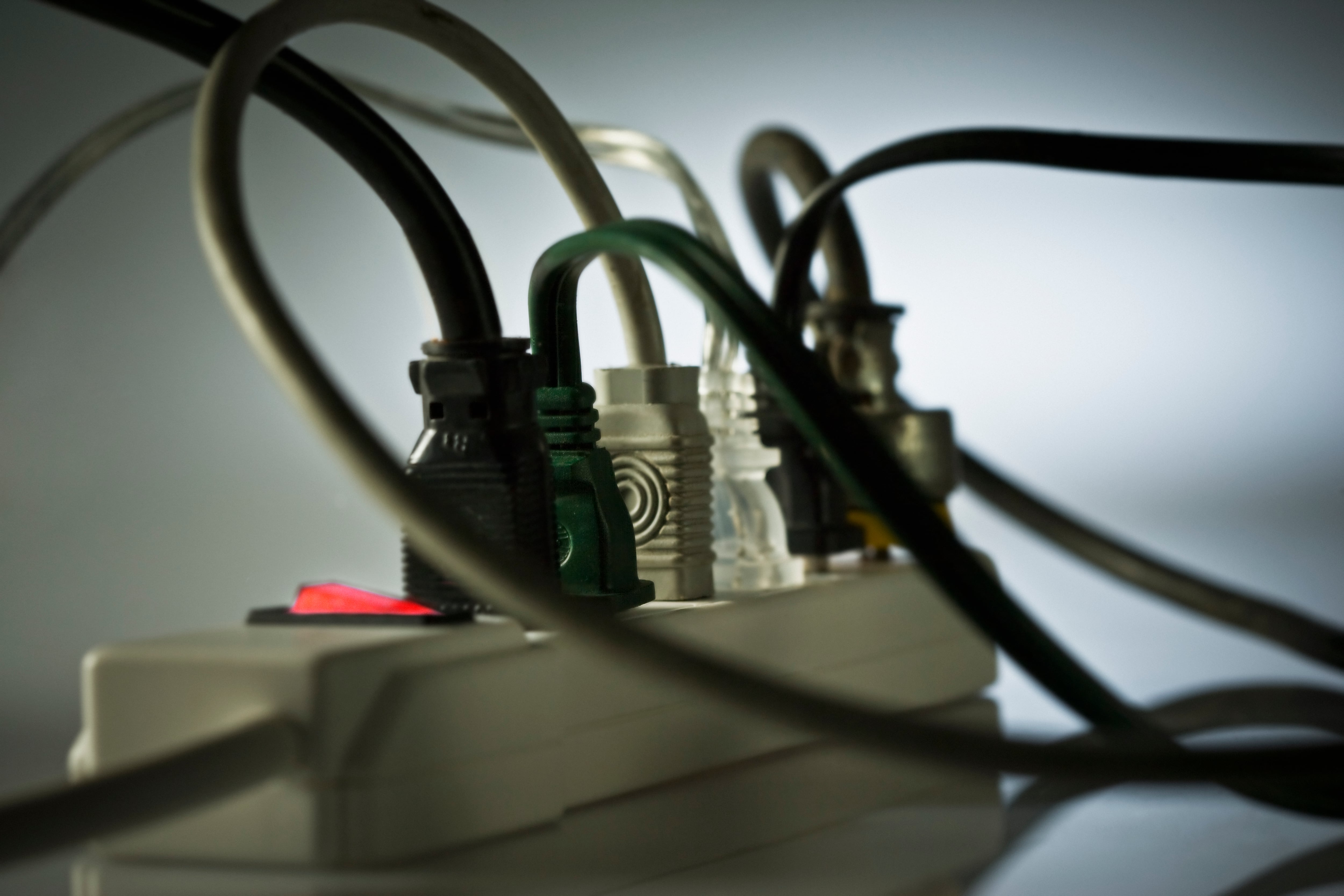 Con la multitoma, la organización de estos cables se convierte en una tarea sencilla.