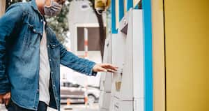 En Colombia, los hogares y los inversionistas tienen disponibles en cuentas de ahorros o corrientes y en depósitos a término unos 490 billones de pesos.