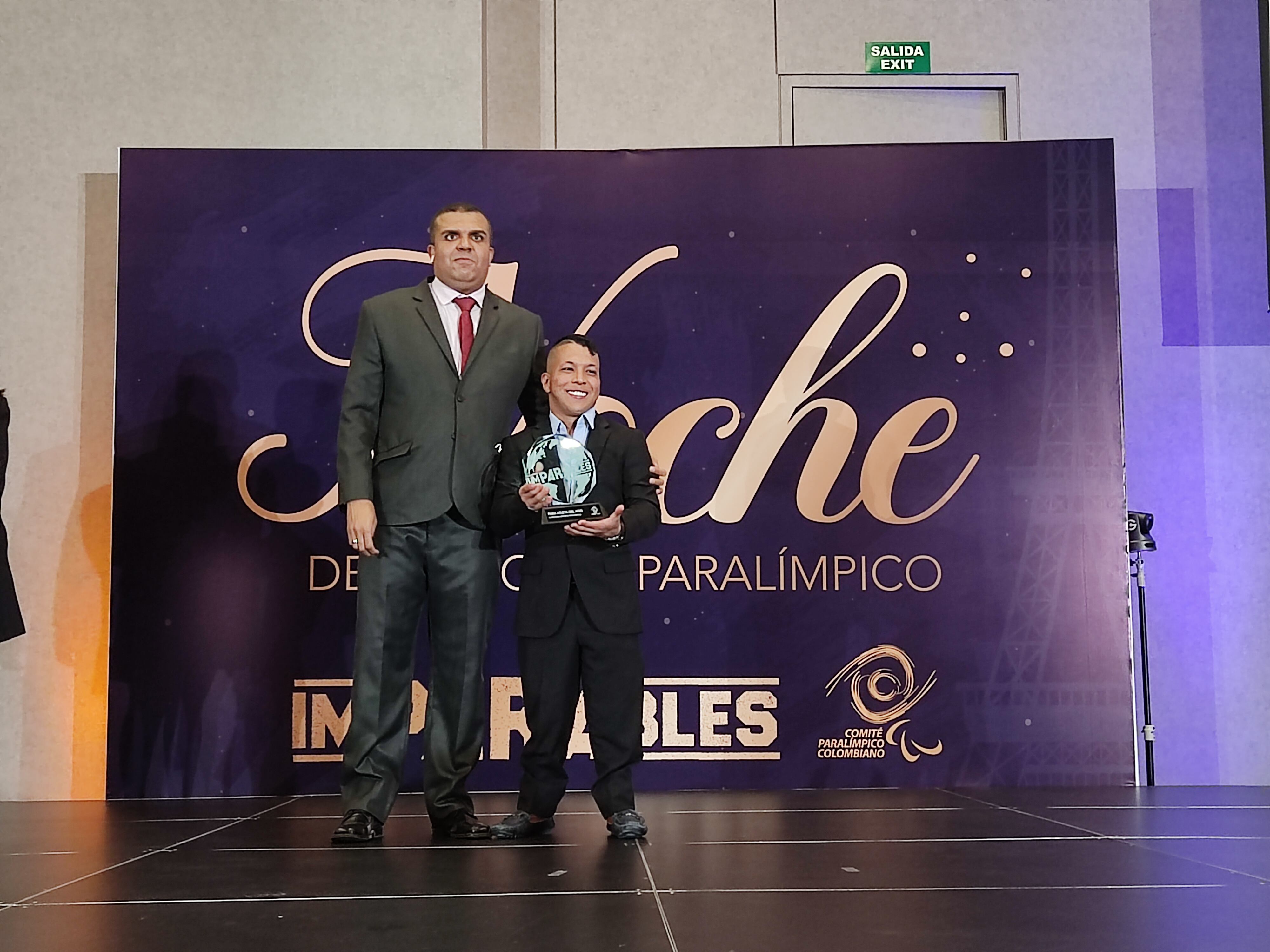 Nelson Crispín mejor atleta paralímpico de Colombia 2021. El nadador que ganó 4 medallas en los juegos de Tokio 2020, una de ellas de oro, fue elegido como el mejor atelta IMPARABLE.