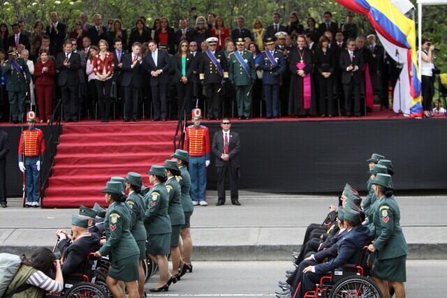 Juan Manuel Santos desfile militar 20 de julio