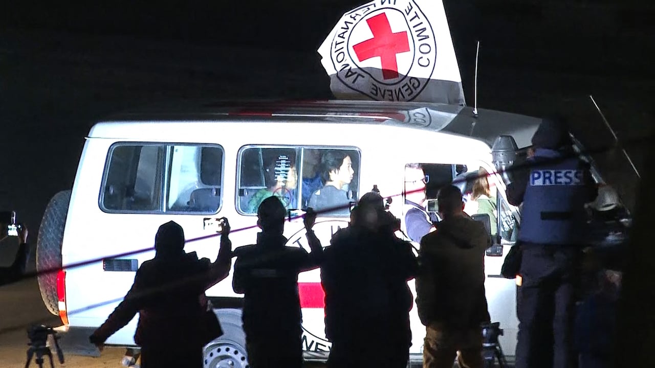 Rehenes entregados a la Cruz Roja Internacional.