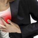 Si sufres de enfermedades como hipertensión, diabetes, colesterol o triglicéridos altos, trombos, obesidad, fumas, sufres de depresión, migraña o tumores en los órganos reproductivos, debes consultar al médico antes de iniciar un anticonceptivo hormonal.