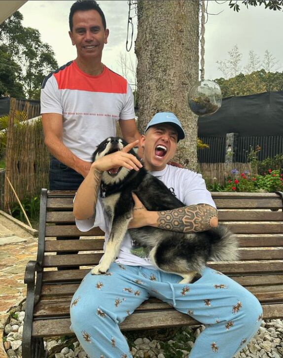 Andy Rivera y su papá Jhonny Rivera, quien lo acompaña en su recuperación tras un duro episodio de depresión.