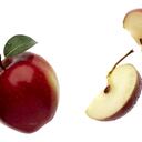 Expertos indican que la manzana tiene compuestos vegetales como la quercetina, ácido clorogénico y ácido gálico, que puede ayudar a reducir el azúcar en la sangre. Foto: Getty images.