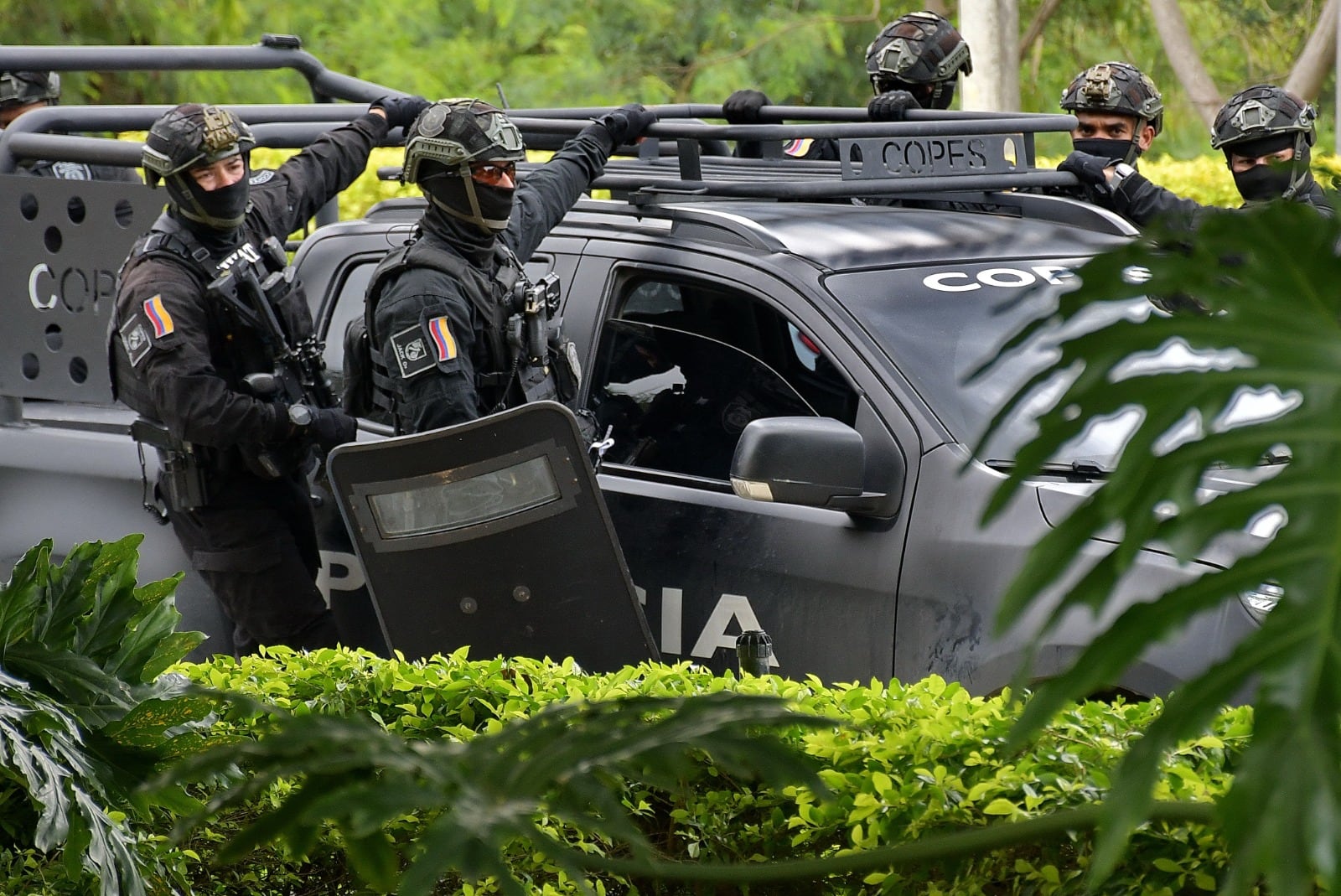 En el Centro de Eventos Valle del Pacífico, durante la mañana de este viernes 11 de octubre, las autoridades presentaron el grupo Swat de la Policía Nacional, que cuenta con 120 hombres entrenados para proteger y blindar la COP16.
Es un equipo táctico con una gran experiencia, que vincula las capacidades como los jungla, como los copes, que nos van a permitir tener mayor control y por supuesto mayor precisión en el análisis de las amenazas que podamos tener en Cali para la COP 16. Fotos Raúl Palacios / El Pais .