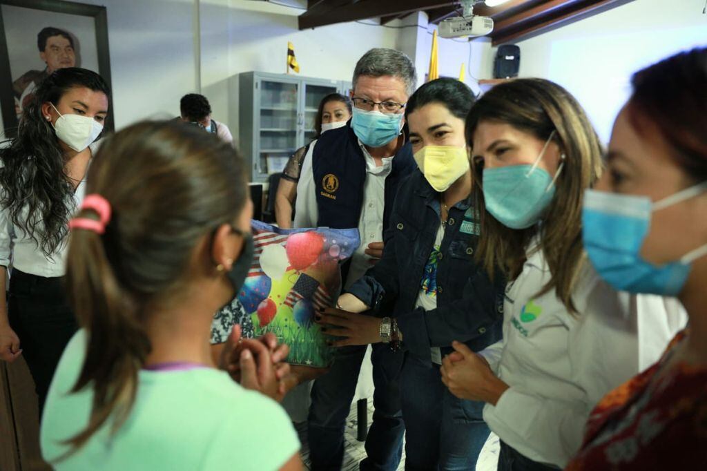 Gobierno entrega ayudas humanitarias Antioquia