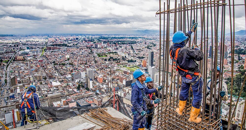 Pese a ser uno de los mayores propulsores              del PIB nacional, el sector constructor está rezagado frente a otras actividades económicas.
