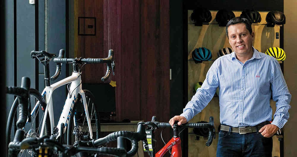 Carlos Ballesteros Fundador de Bike House. Ballesteros empezó de cero y compró su primera casa a los 42 años, cuando la empresa ya tenía un impulso inatajable.