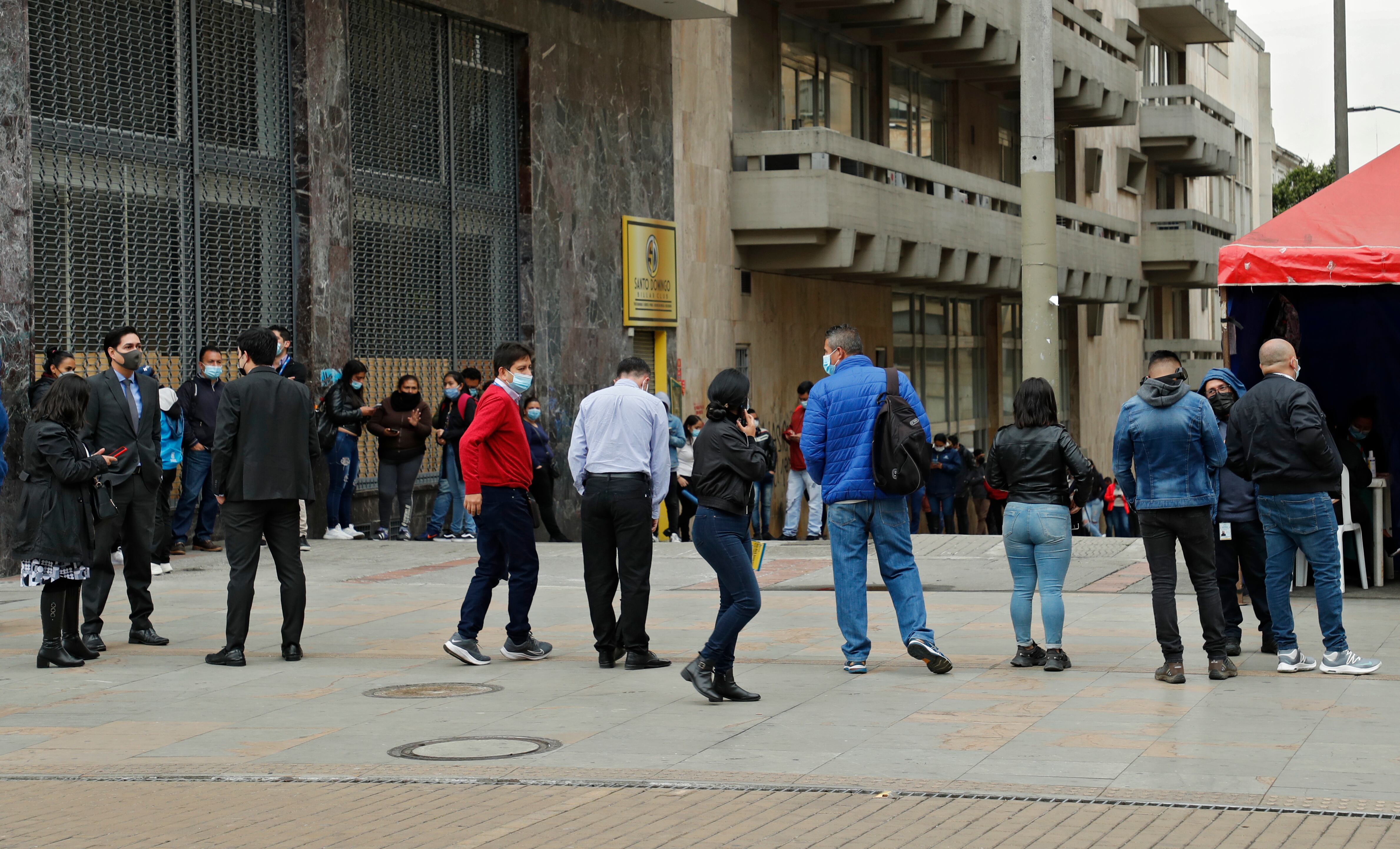 Pruebas PCR gratis de la Secretaría de Salud de Bogotá  para detectar el Covid 19 cuando la cepa Ómicron es la dominante.
Bogotá enero 13 del 2022
Foto Guillermo Torres Reina / Semana