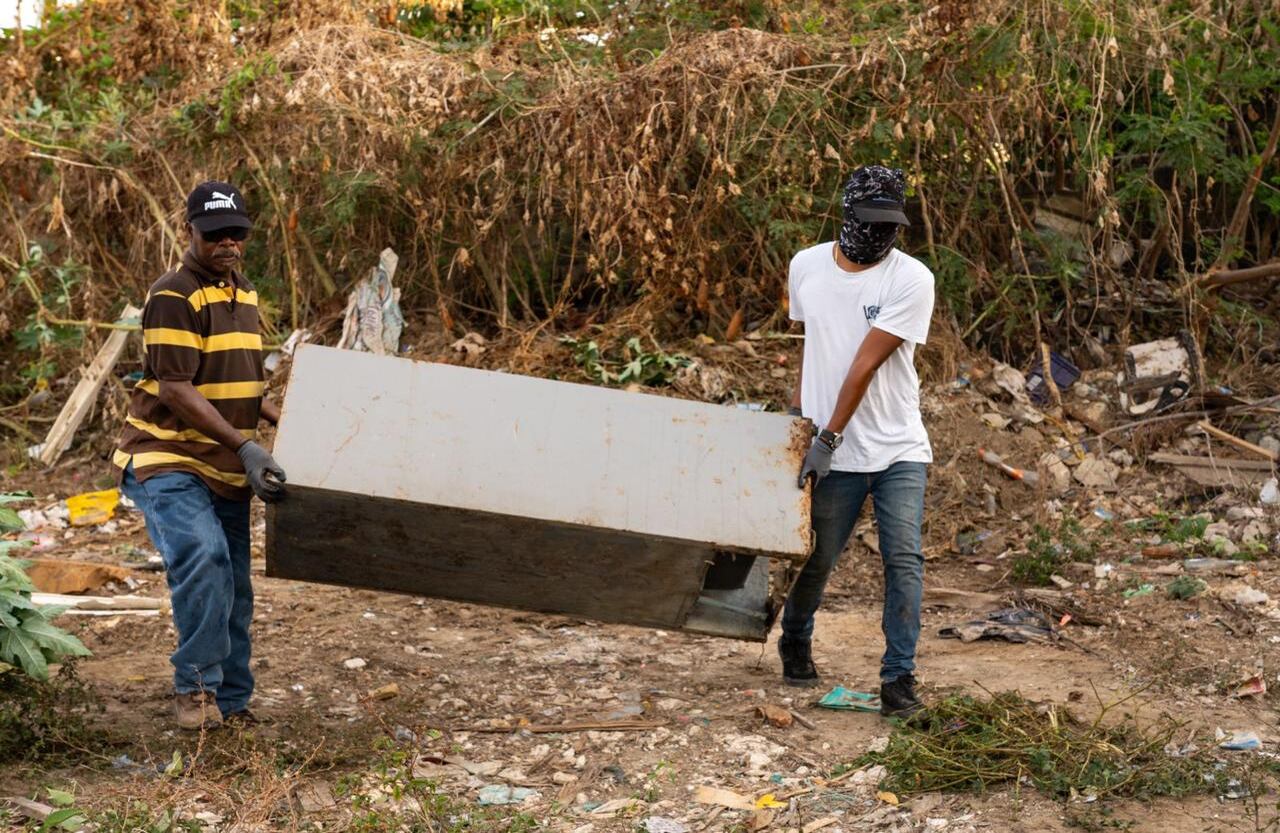 La disposición adecuada de los electrodomésticos ha sido uno de los principales focos de las jornadas de limpieza. La recolección y disposición en las diferentes jornadas barriales de estos materiales tiene como principio brindar seguridad y limpieza a la isla.