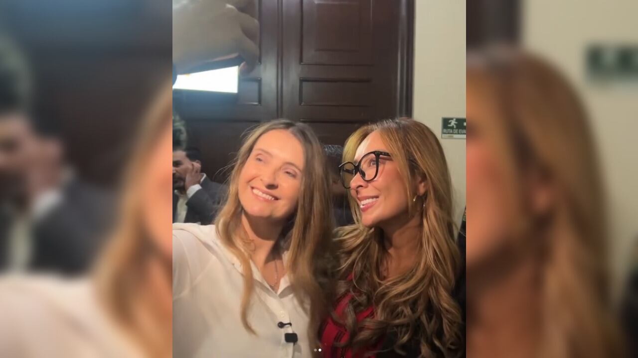 Paloma Valencia, senadora y candidata presidencial, junto a Katherine Miranda, congresista de la Alianza Verde, el 14 de abril de 2026, en Bogotá