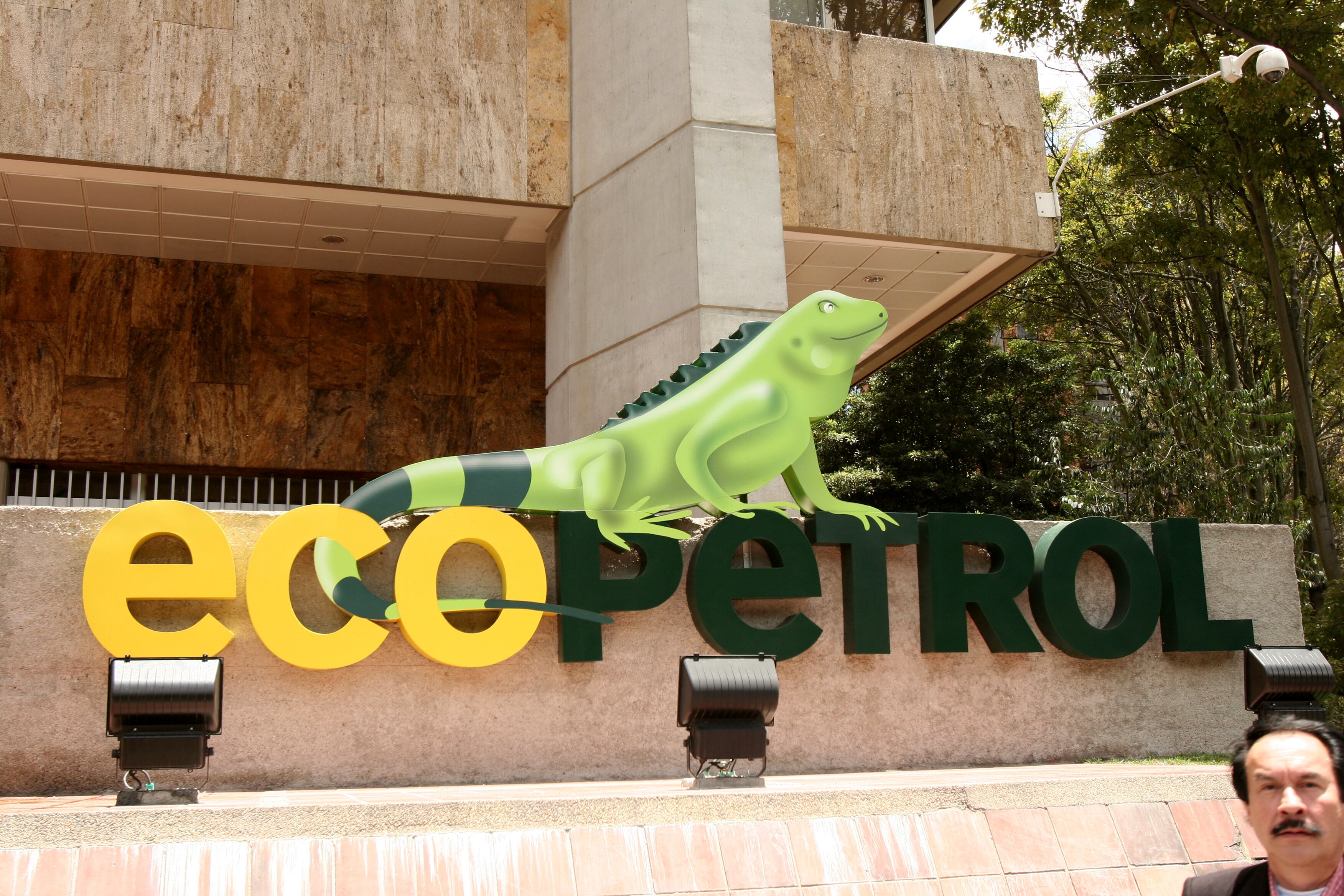 ECOPETROL FACHADA