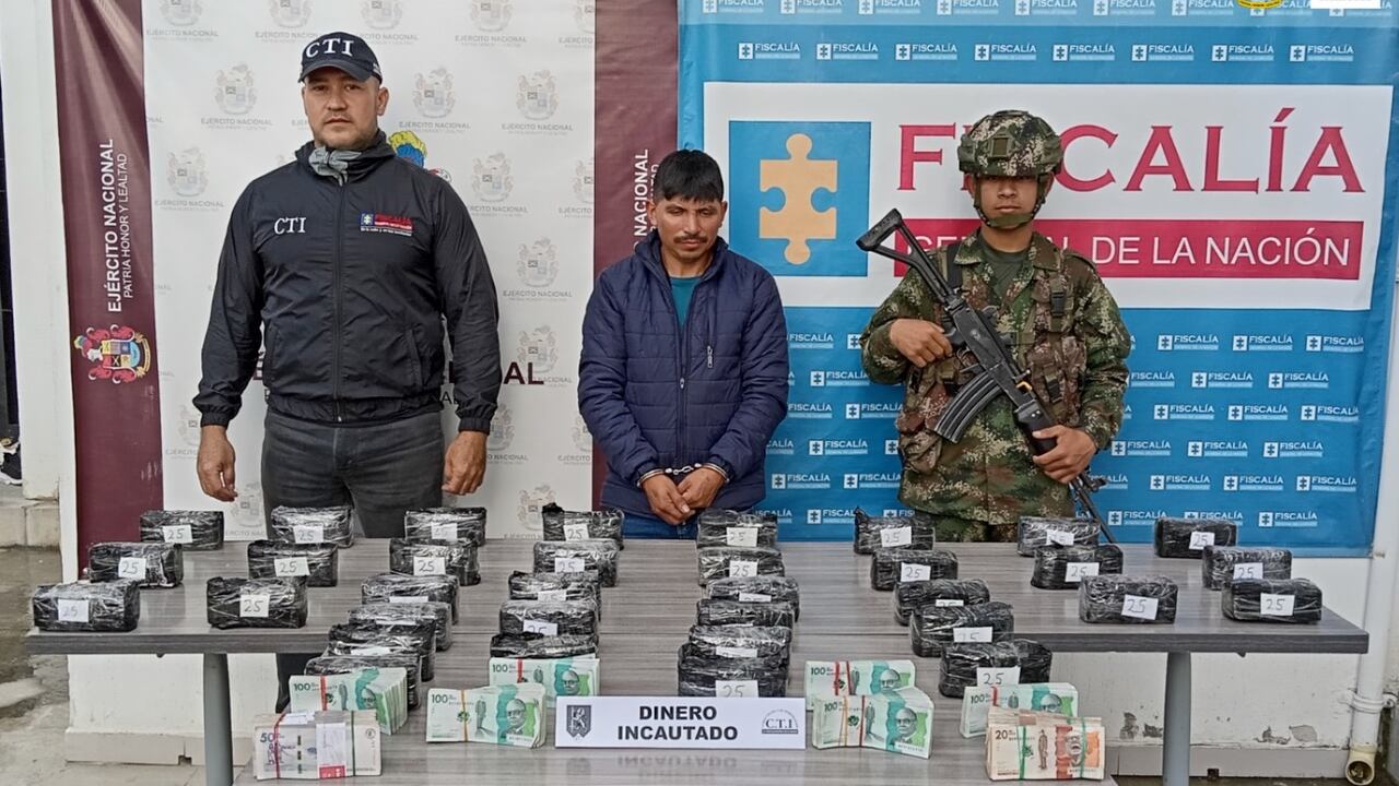 Capturan a hombre que transportaba $945 millones en un camión por vías del Huila.