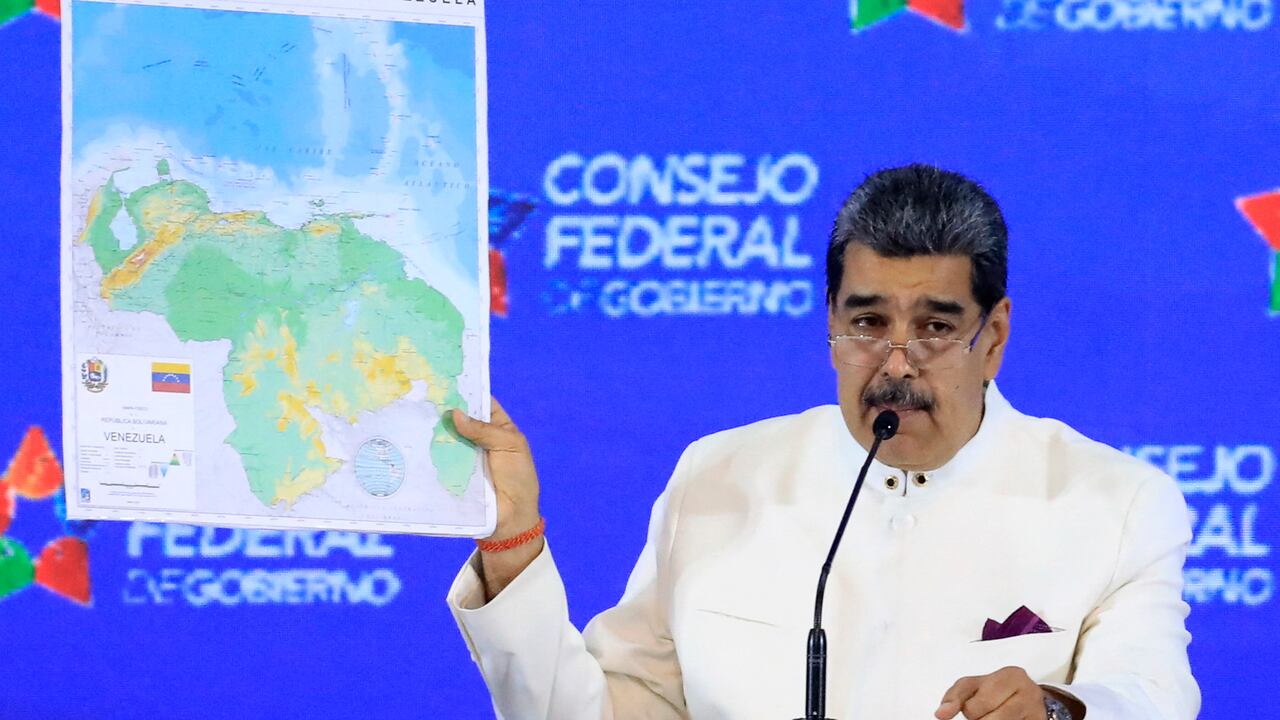 El mandatario venezolano crear ordenó crear la división PDVSA-Esequibo.
