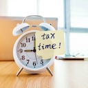 #1. Omisión de declarar el ingreso por los activos localizados fuera de Estados Unidos: los extranjeros que se convierten en residentes fiscales de Estados Unidos están sujetos a la tributación americana sobre su renta global, al igual que los ciudadanos americanos. Es un error muy habitual para los extranjeros que emigran no declarar ingresos de los activos extranjeros preexistentes al inicio de su residencia, así como también los activos financieros que le dan origen. Esta omisión puede resultar muy costosa ya que más allá del impuesto adeudado, se puede ser objeto de altas penalidades por no informar debidamente.