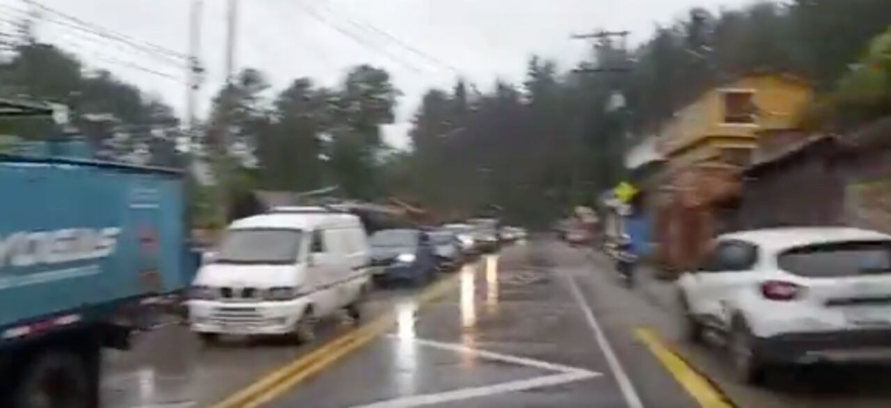 Trancón en la vía a La Calera