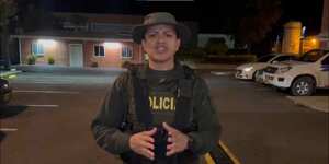 Coronel William Zubieta, comandante de Departamento de Polícia Urabá, anuncia recompensa por autores de atentado a patrulla.