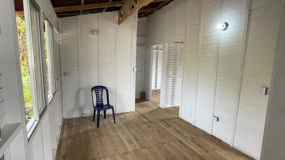 Presidente Duque y Miguel Escobar, presidente de Postobón, entregaron 17 casas en San Andrés y Providencia.