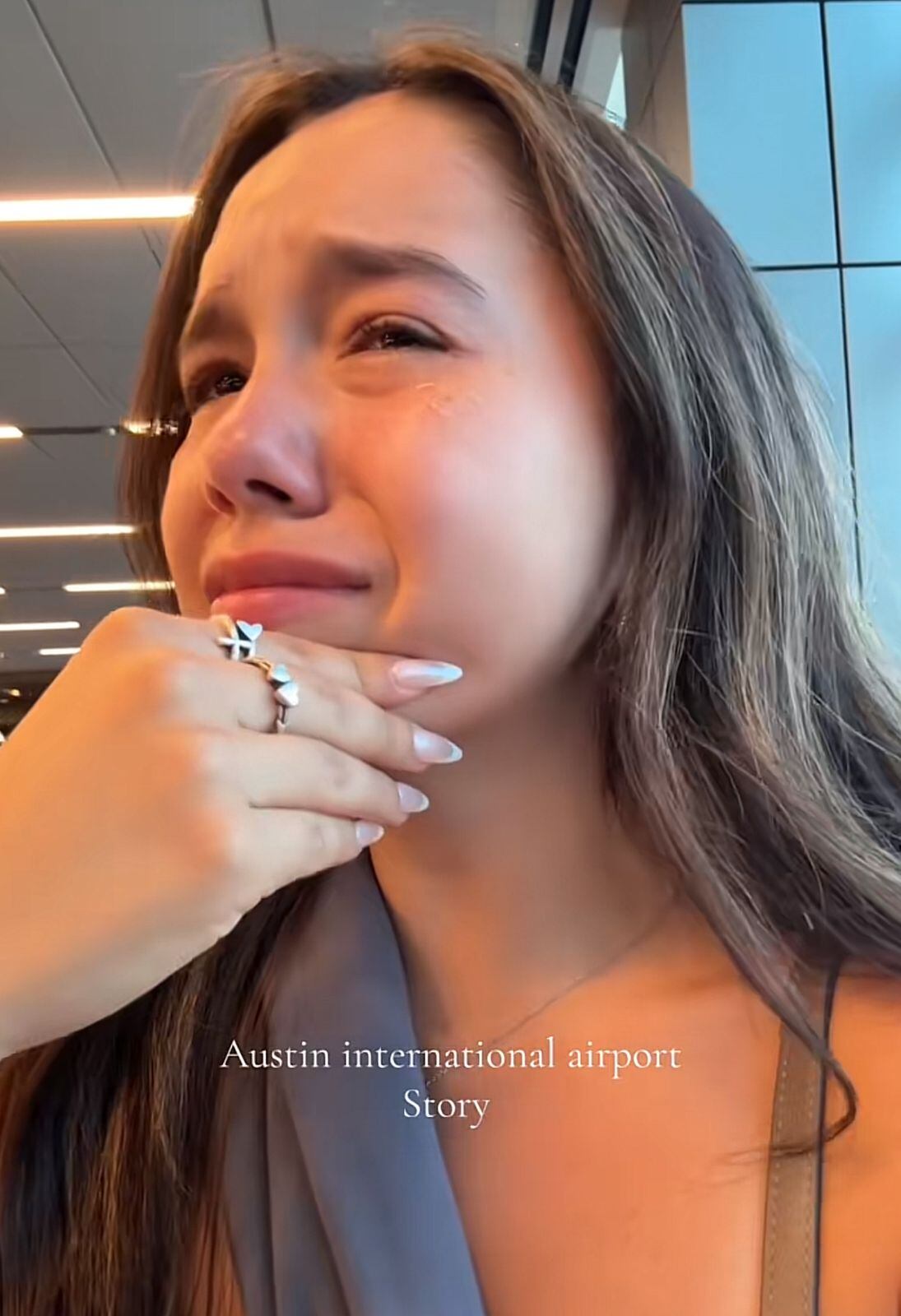 La mujer rompió en llanto mientras contaba su historia en la red social TikTok