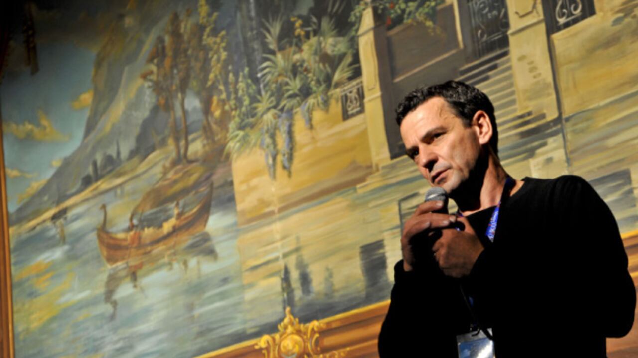 El director alemán Christian Petzold cuenta con sutileza la historia de Bárbara (interpretada por Nina Hoss, derecha), una mujer con un pasado oscuro.