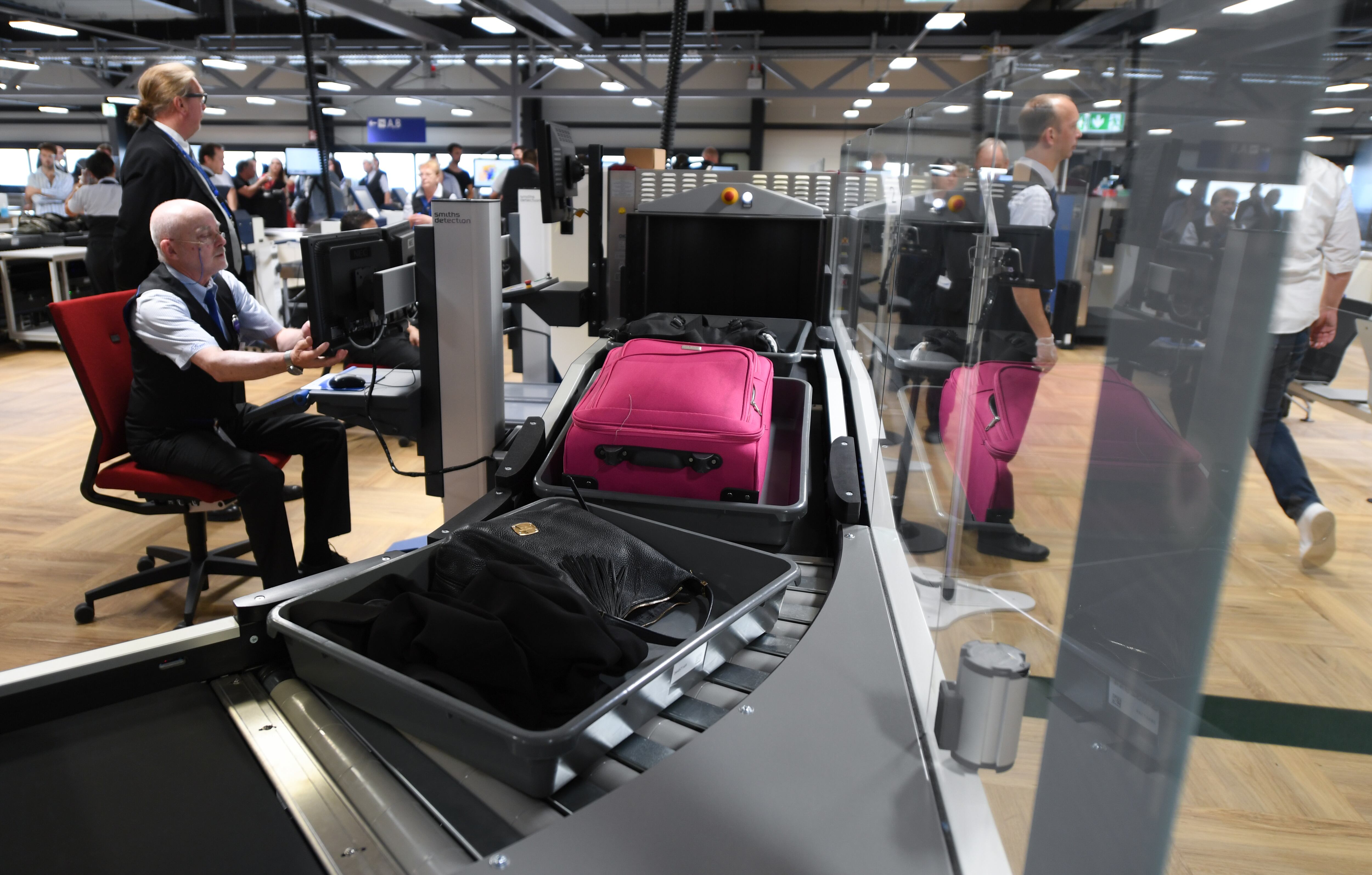 En todas las ciudades y países del mundo existe un control estricto de seguridad para monitorear el contenido de los equipajes