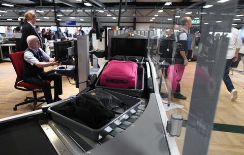 En todas las ciudades y países del mundo existe un control estricto de seguridad para monitorear el contenido de los equipajes