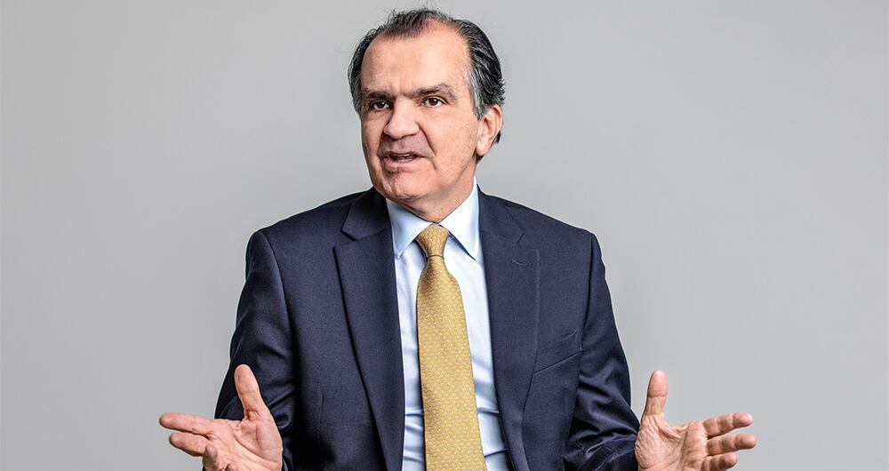  En el Centro Democrático creen que a Óscar Iván Zuluaga le faltó ofrecer perdón en su carta de renuncia porque engañó al partido. 