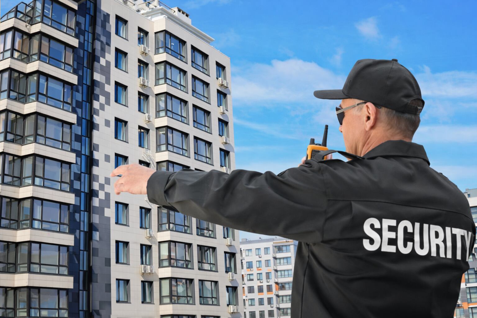 Vigilancia en conjuntos residenciales, entre lo más costoso para los habitantes de las ciudades, por incrementos indexados al salario mínimo.