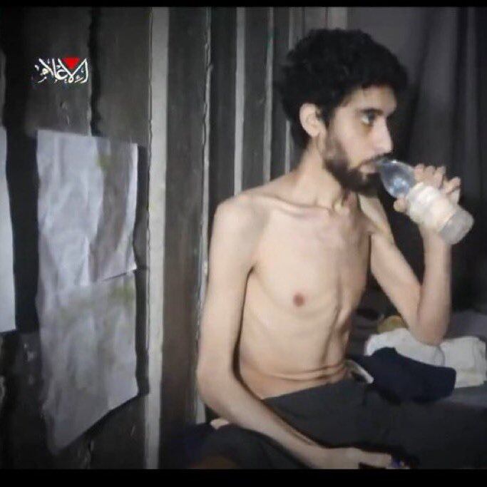 Entre los rehenes que tiene Hamás está el israelí Evyatar David, que en agosto apareció en un vídeo en el que sus captores le obligaban a cavar su propia tumba.