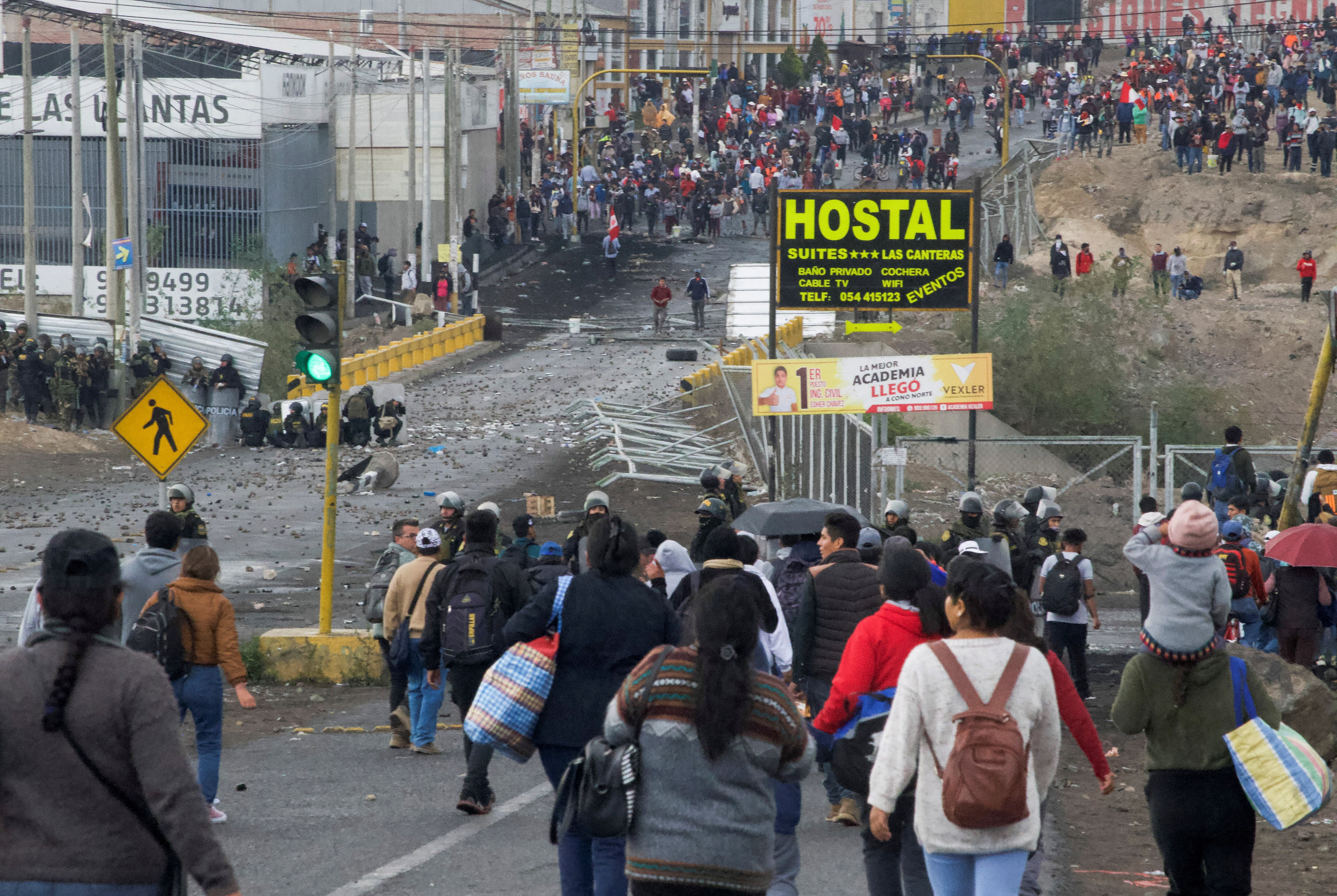 El aeropuerto de Arequipa, Perú ha estado cerrado por las fuertes protestas. Foto: Reuters.