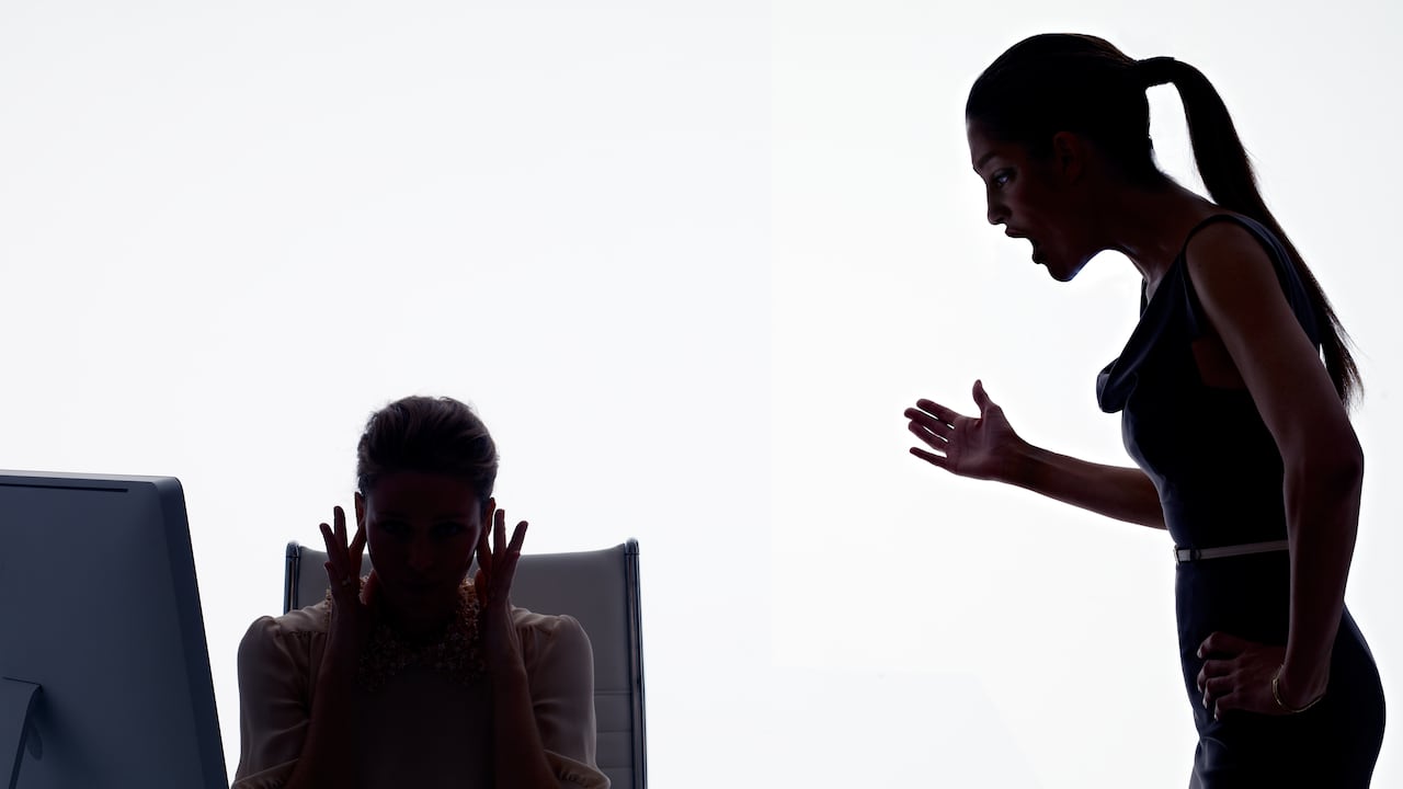 Acoso laboral entre mujeres.