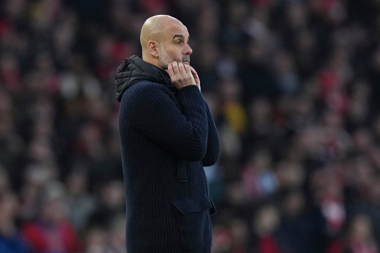 Guardiola, inquieto ante la goleada frente al Arsenal.