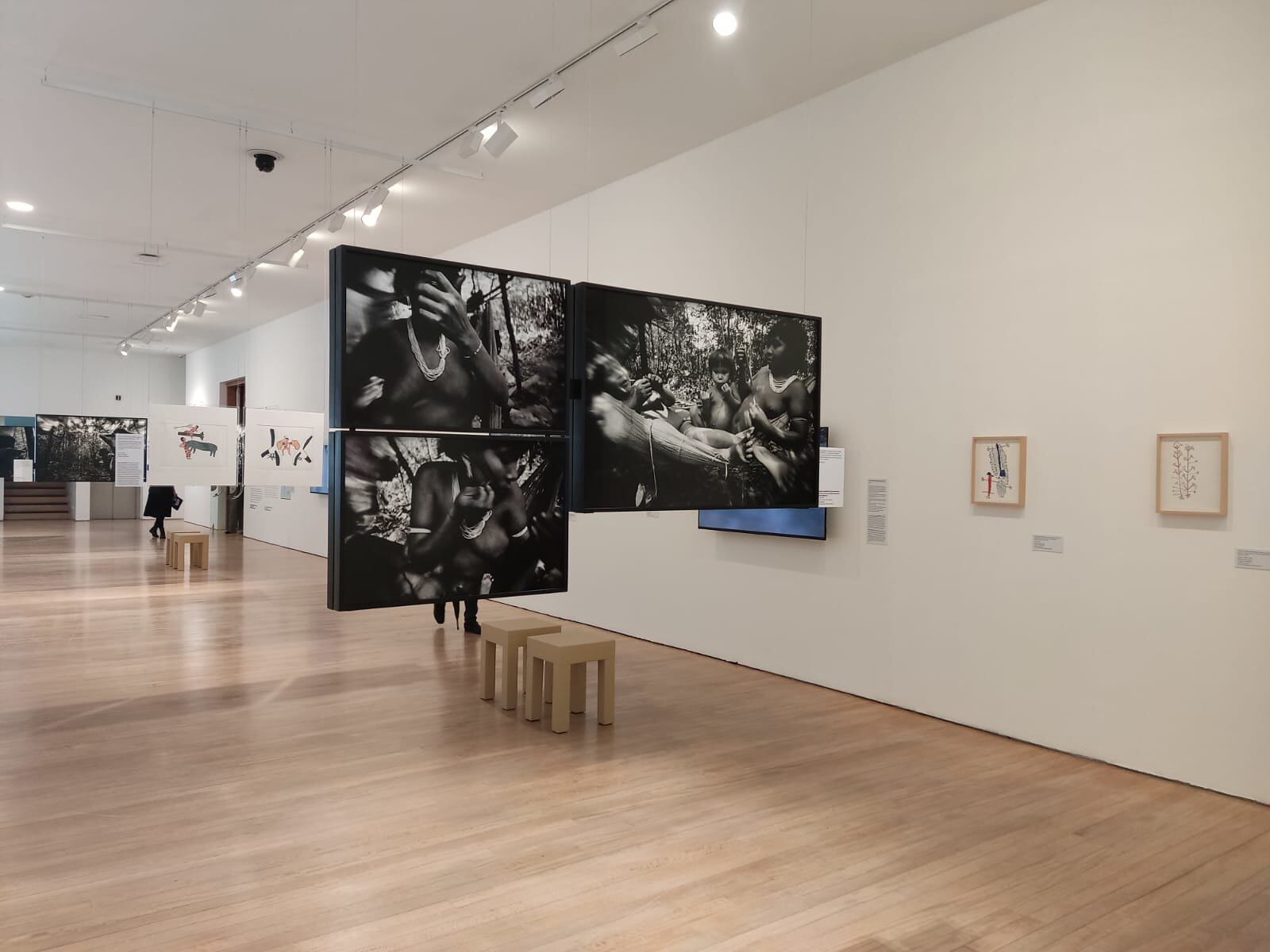 Imágenes de la exposición 'Claudia Andujar y la lucha Yanomami', en el MAMU.