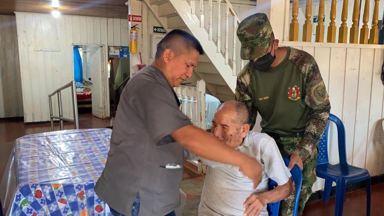 La misión, ayudar a abuelos de comunidades indígenas