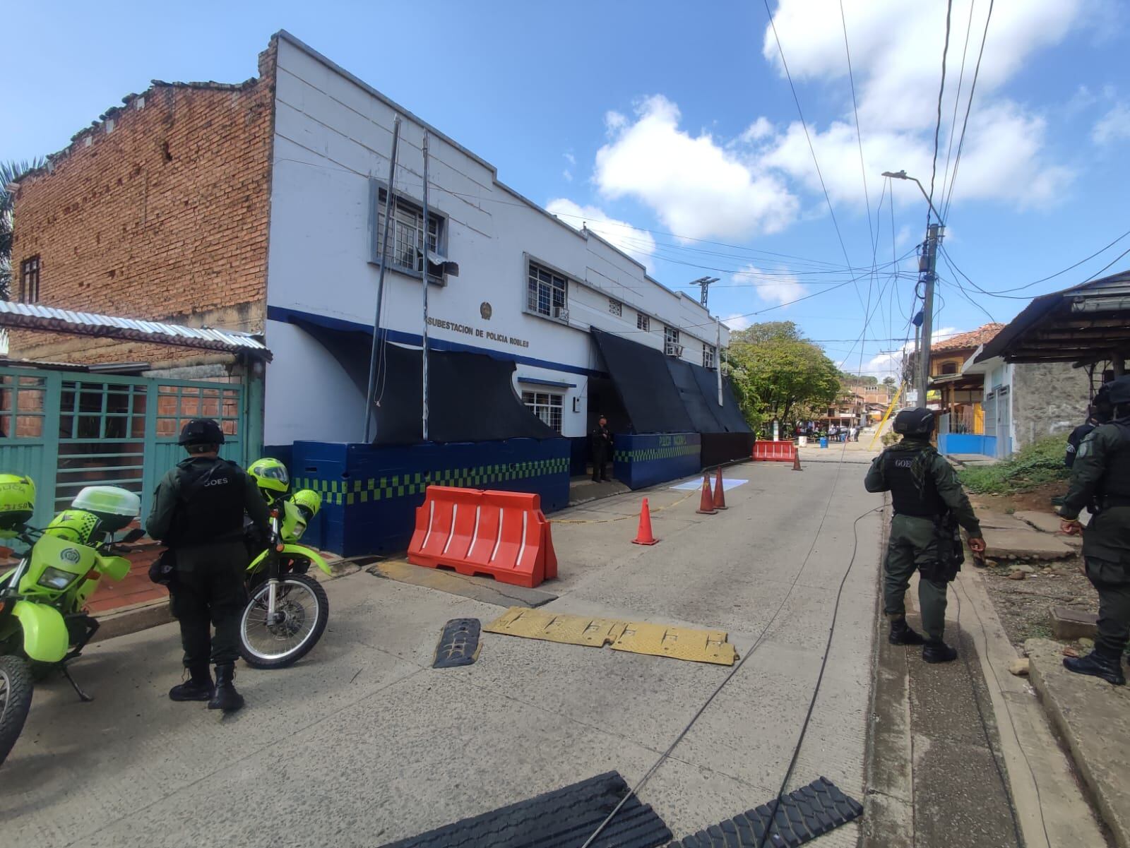 Hostigamiento a la estación de policía de Robles, corregimiento de Jamundí.