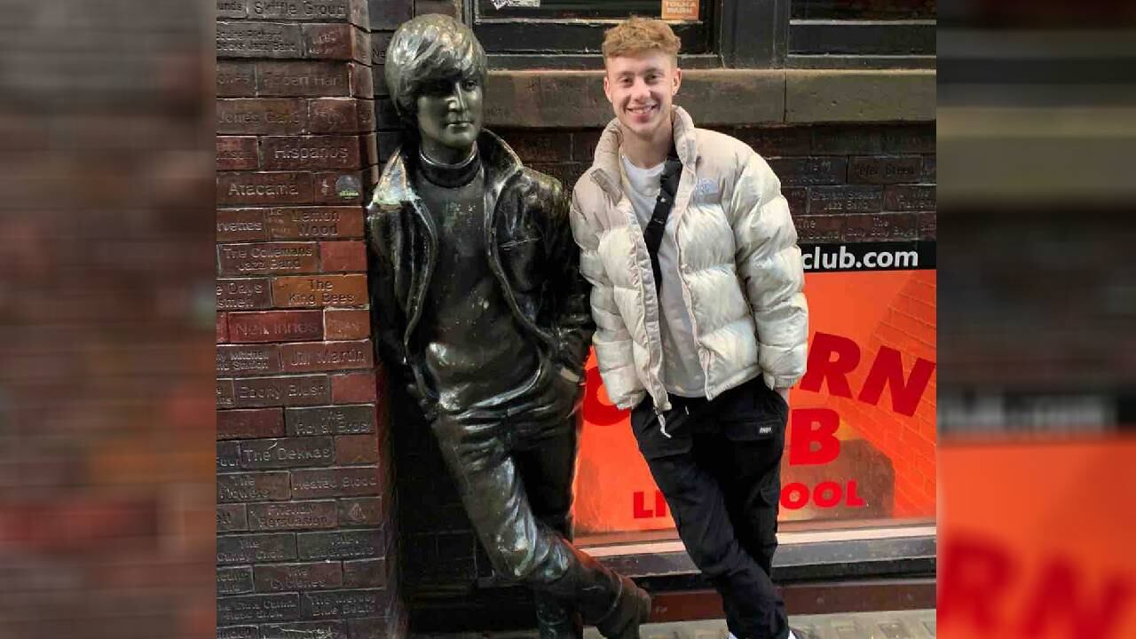 El británico, ahora de 21 años, solía jugar fútbol antes del diagnóstico.