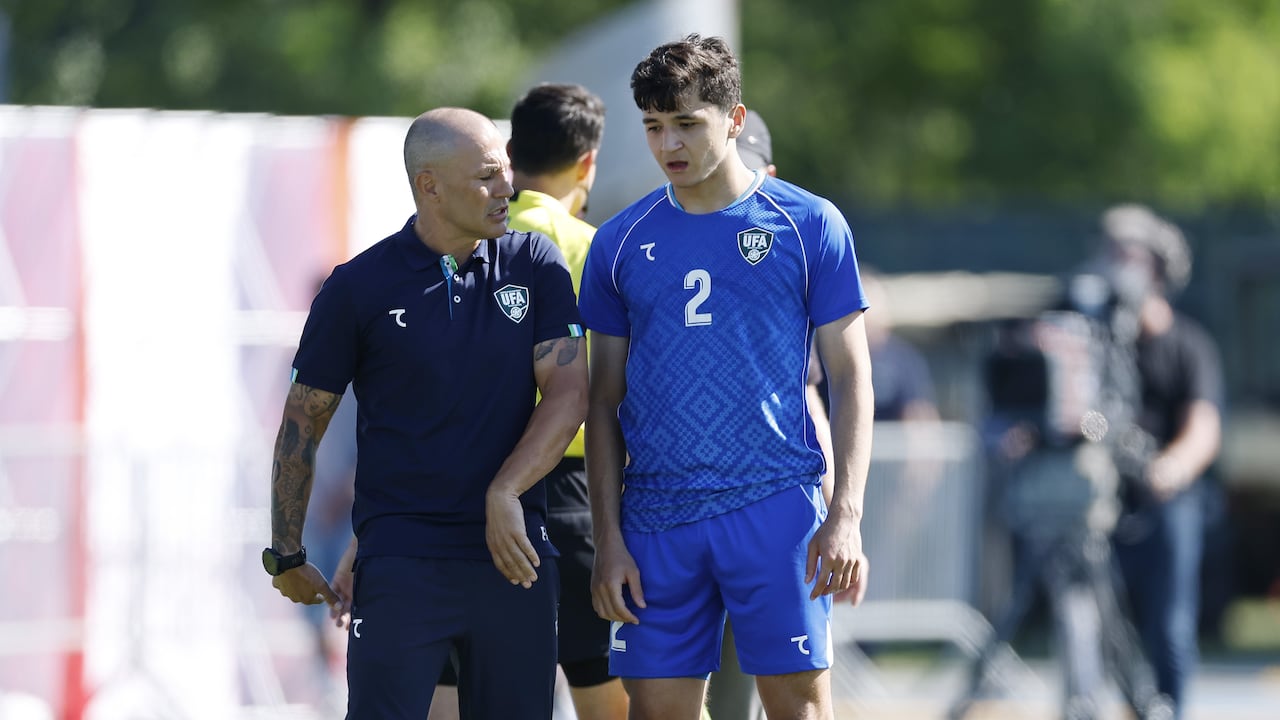 Fabio Cannavaro con Abdukodir Khusanov.