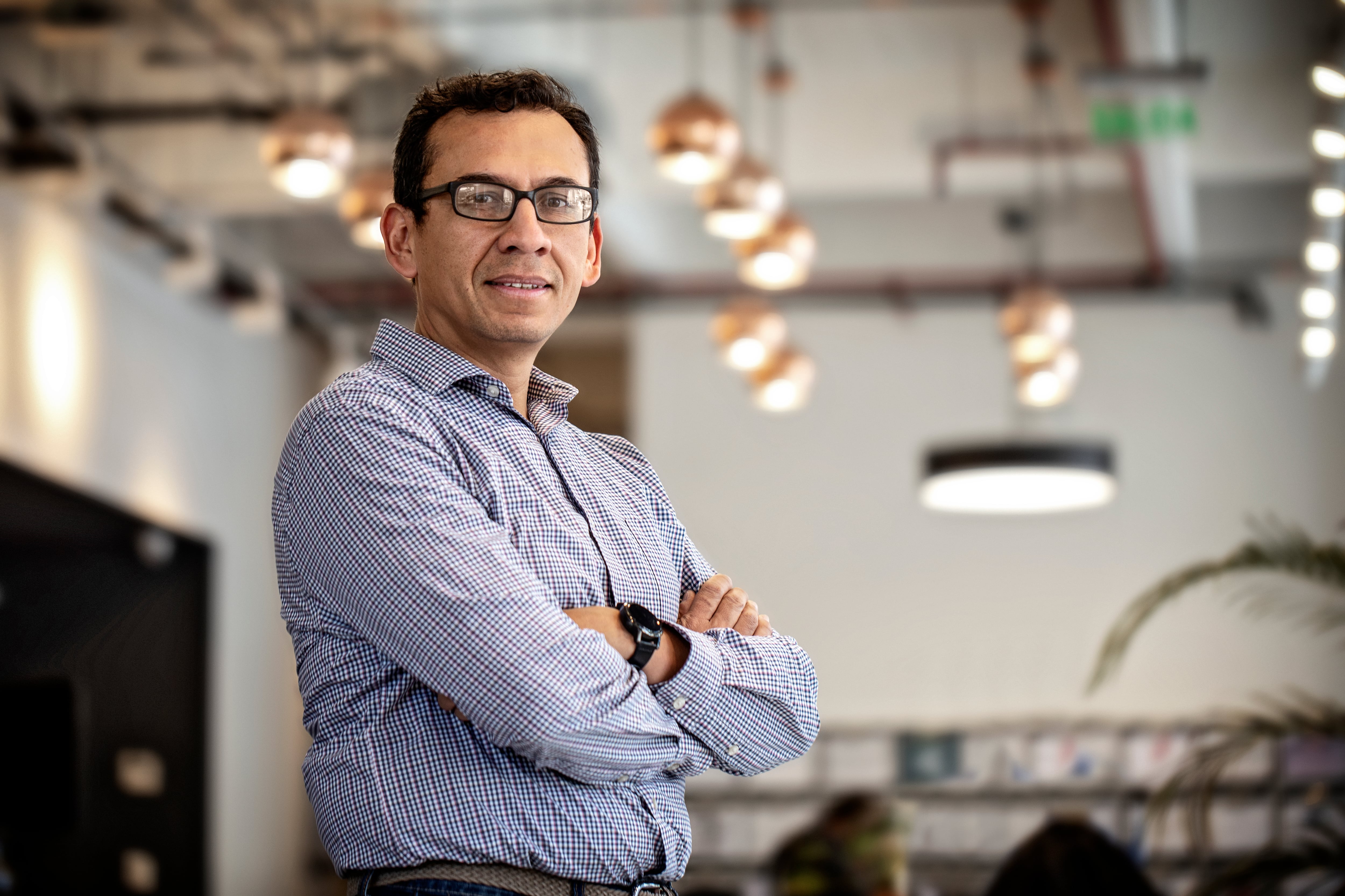 Juan Manuel López - Contrato Macro