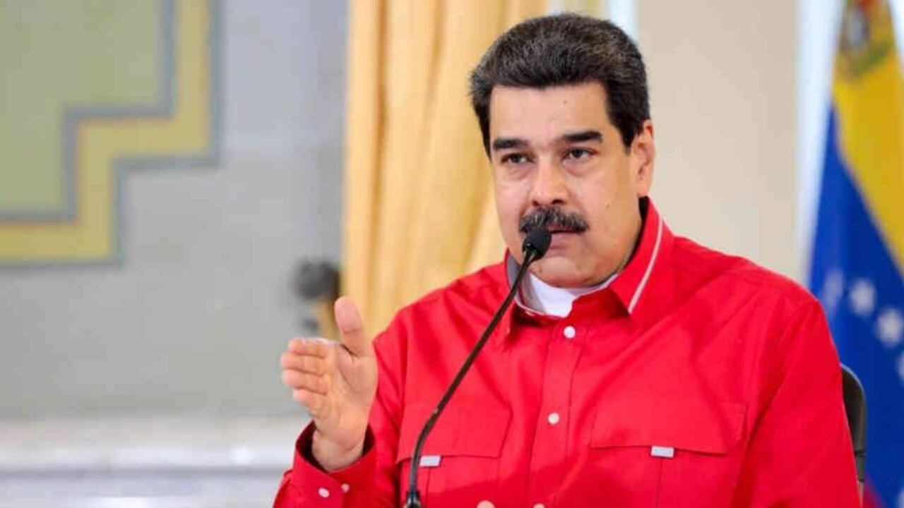 El mandatario venezolano Nicolás Maduro recomienda evitar el contacto hasta que pase la amenaza del coronavirus.