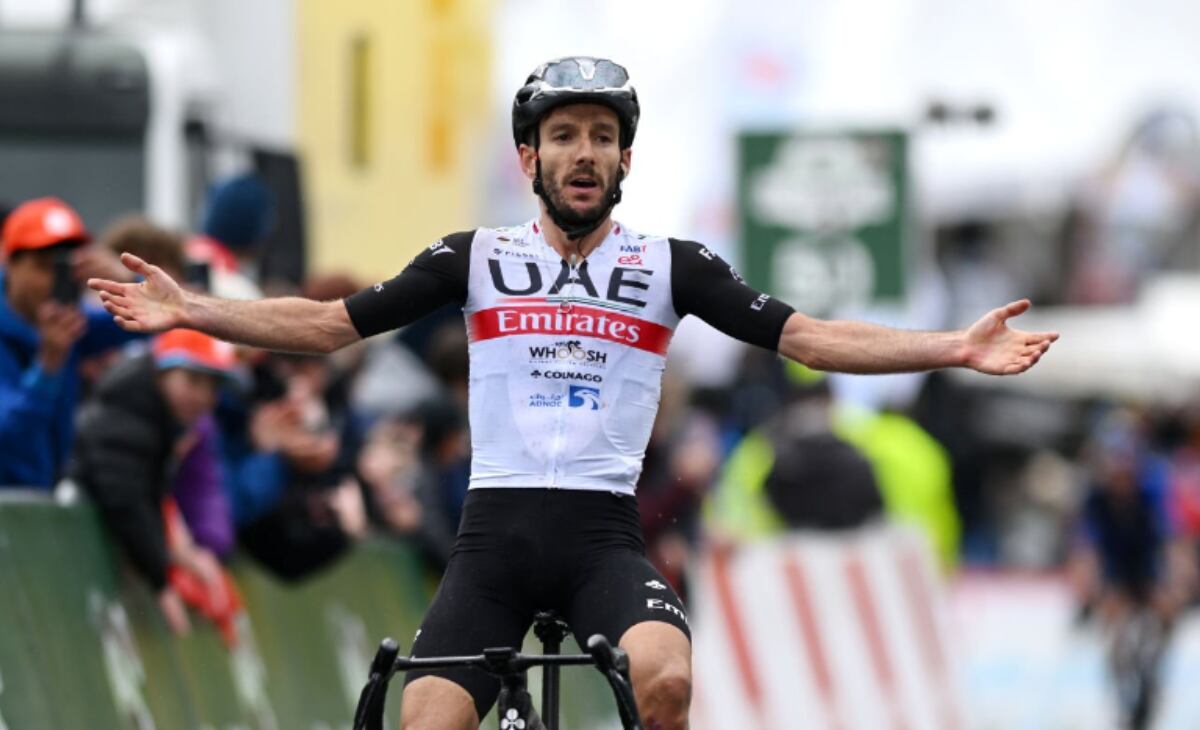 Adam Yates, ganador de la cuarta etapa del Tour de Romandía.