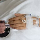 La familia ha mantenido al tanto a todo el país de la salud del niño.