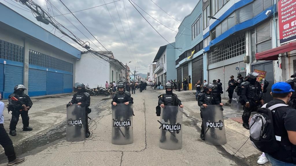 El impresionante operativo para recapturar a presos fugados en Cali: hubo forcejeos y caminatas en techos