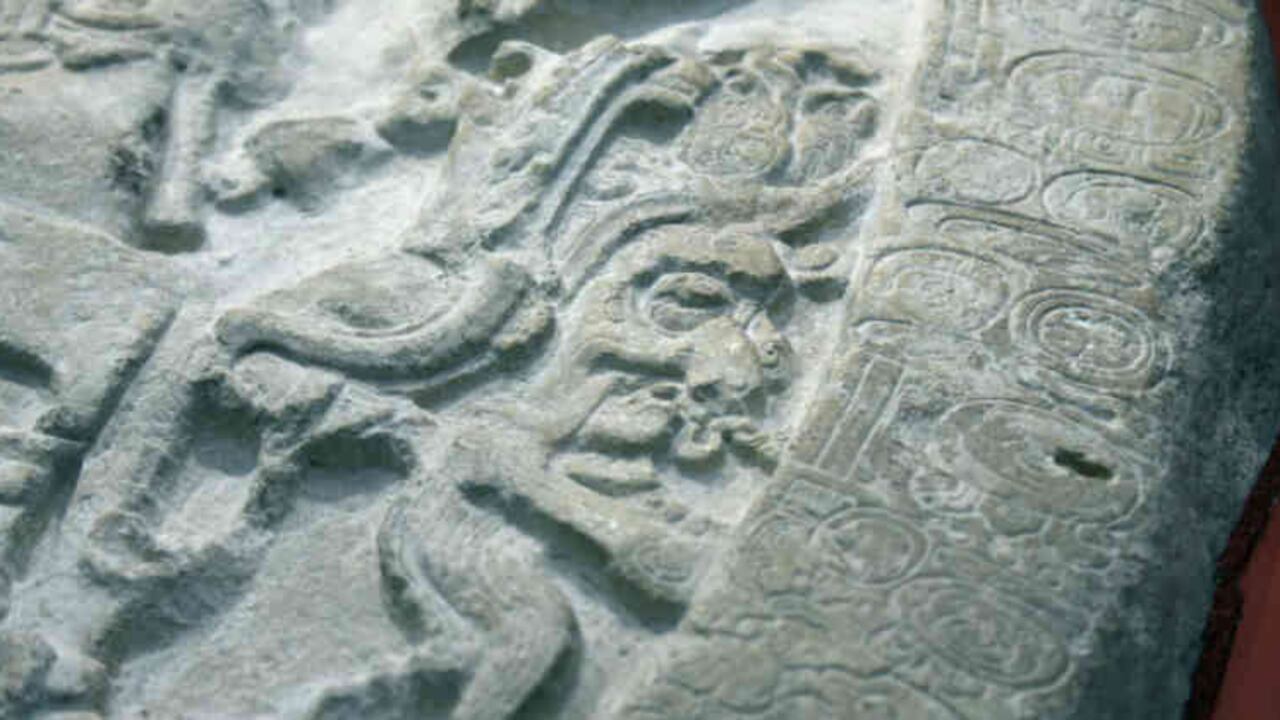 Descubren una canoa maya de más de 1.000 años de antigüedad en México