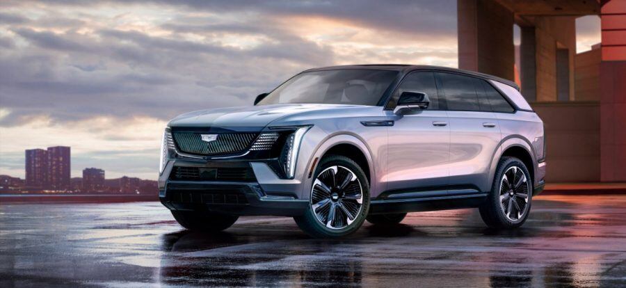 El lujo sigue siendo una prioridad para la línea eléctrica de Cadillac, como la Escalade IQ.