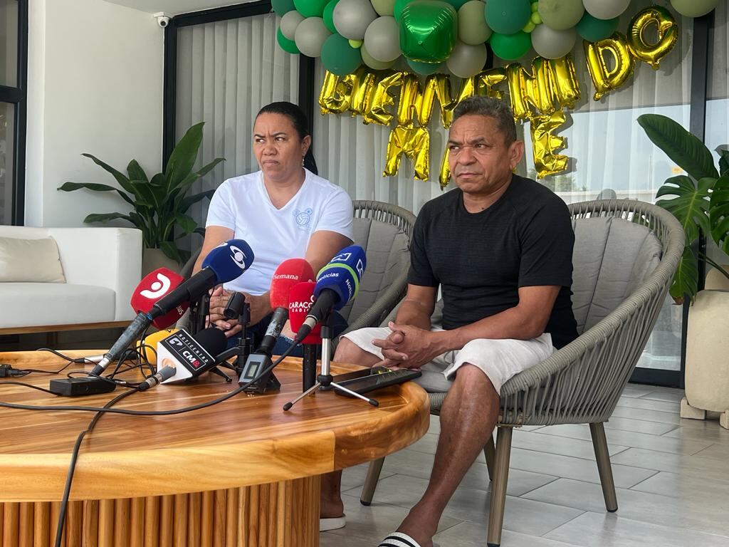 Luis Manuel Díaz, padre de Luis Díaz, en rueda de prensa.
