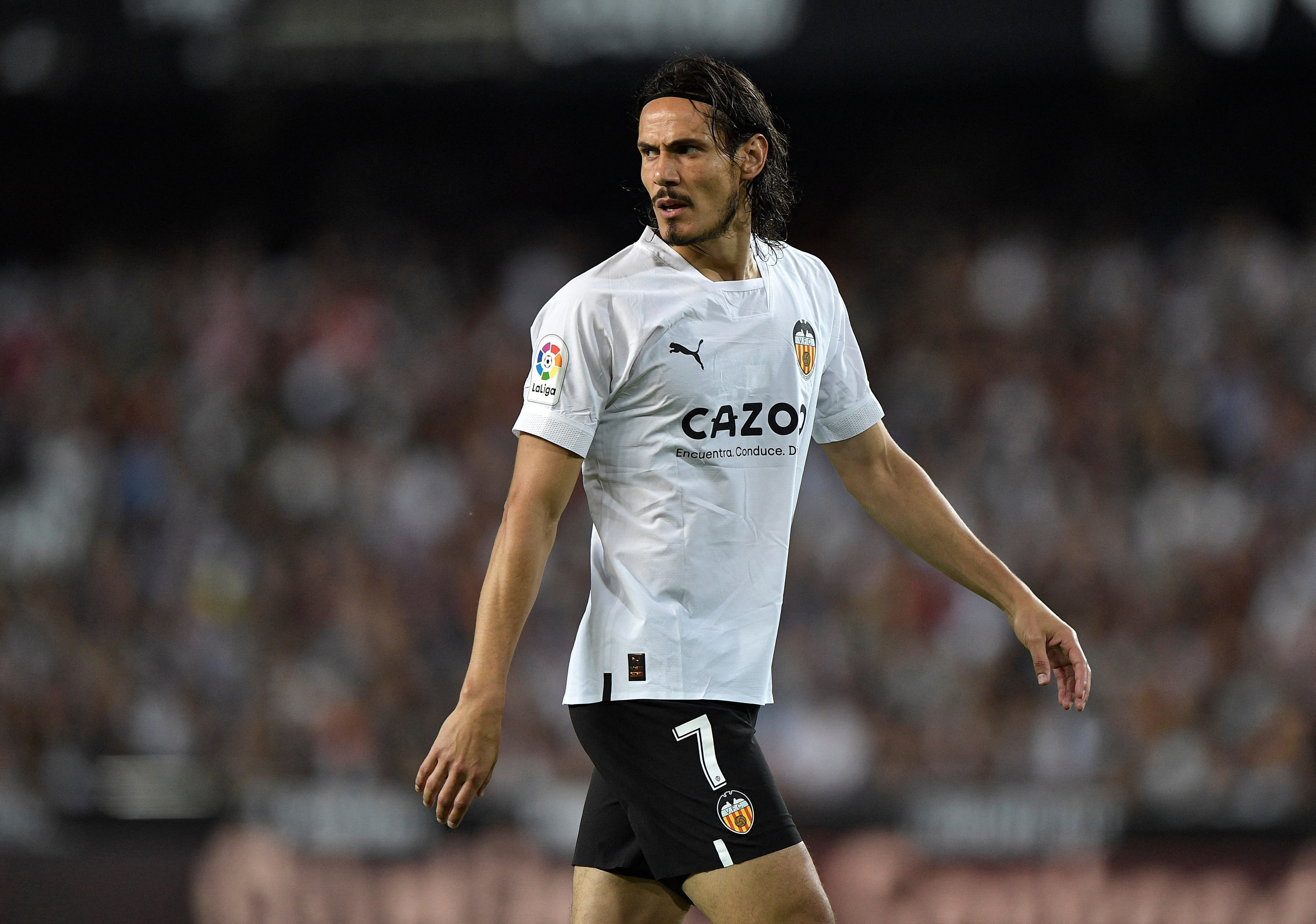 Soccer Football - LaLiga - Valencia v Barcelona - Mestalla, Valencia, Spain - October 29, 2022 Valencia's Edinson Cavani REUTERS/Pablo Morano