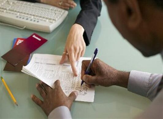 El acuerdo entre la primera aseguradora española y Euler Hermes, filial de Allianz, aún debe obtener las pertinentes autorizaciones.